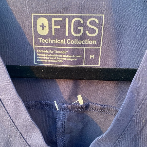 Figs Navy DELMAS Oversized Pocket Scrub Top *Limited Edition* (J-22) - Picture 4 of 8